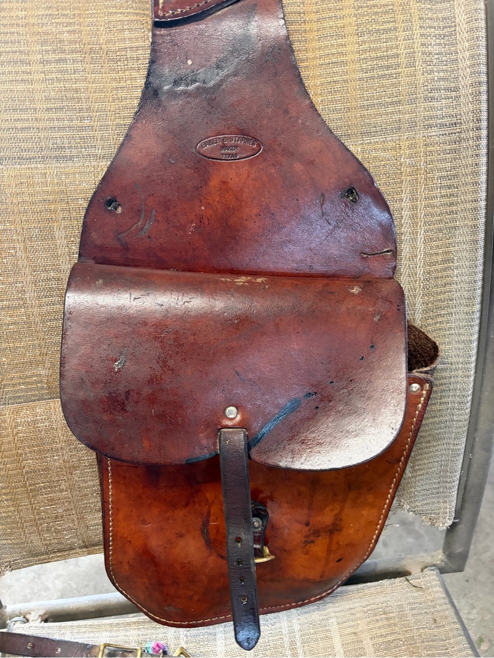 Saddle medicine bag